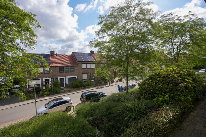 Bekijk foto 4 van Constantijn Huygensstraat 72