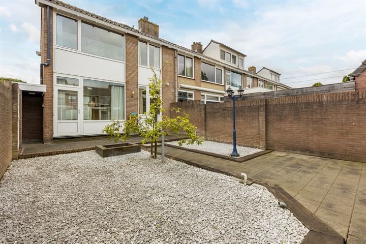 Bekijk foto 32 van Varenstraat 8