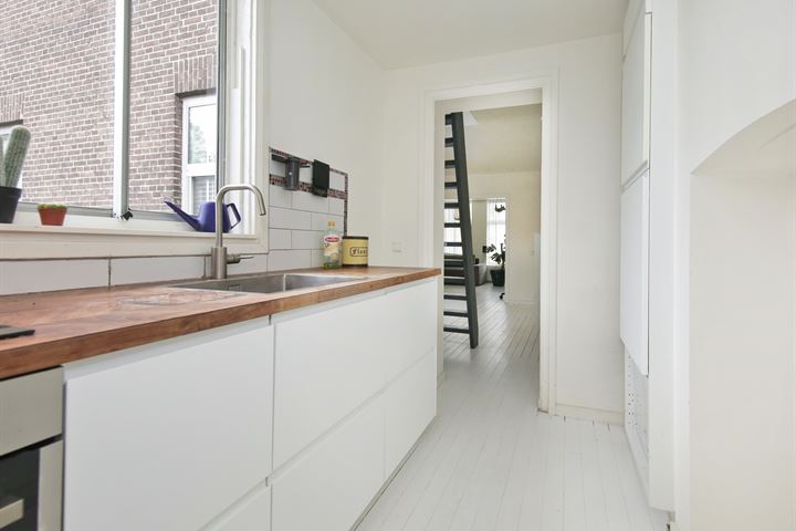 Bekijk foto 10 van Van Reigersbergenstraat 57-3