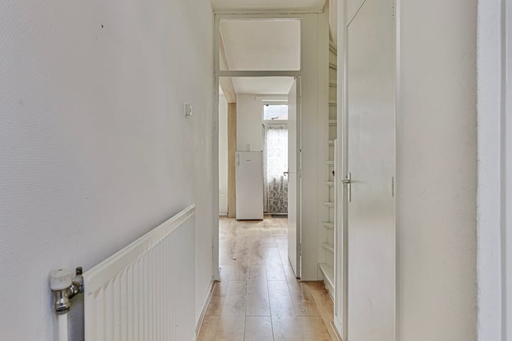 Bekijk foto 4 van van Alphenstraat 8