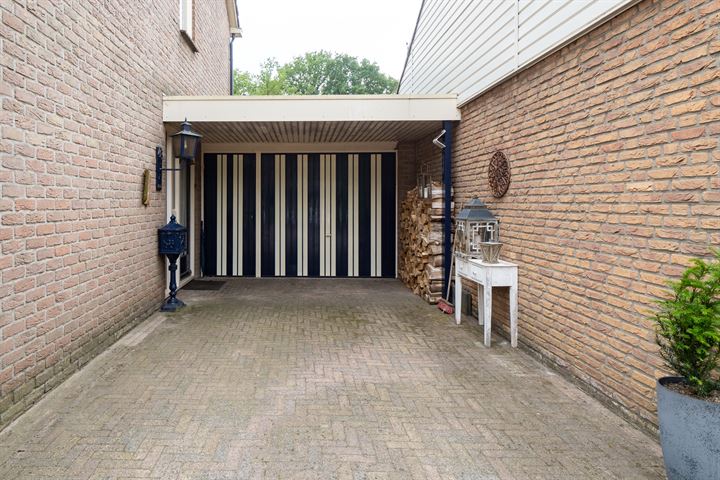 Bekijk foto 31 van Jacques Urlusstraat 48