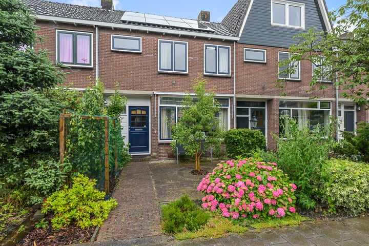 Bekijk foto 1 van Prins van Oranjestraat 37