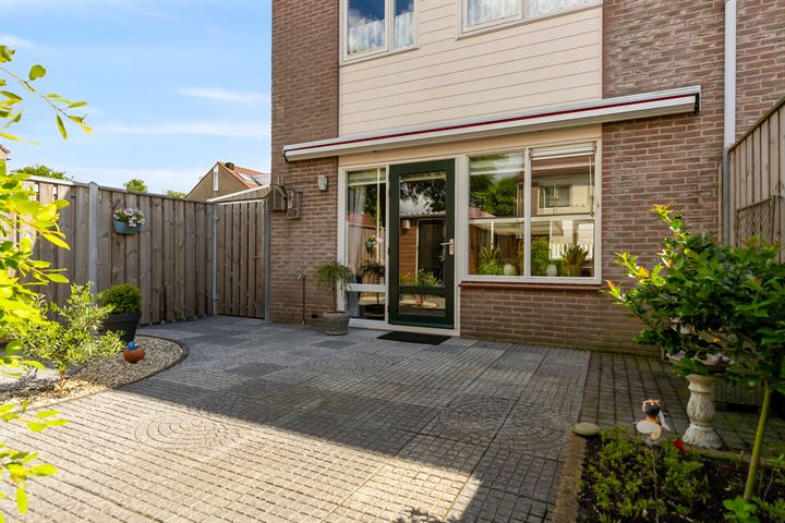 Bekijk foto 40 van Kornoeljestraat 2