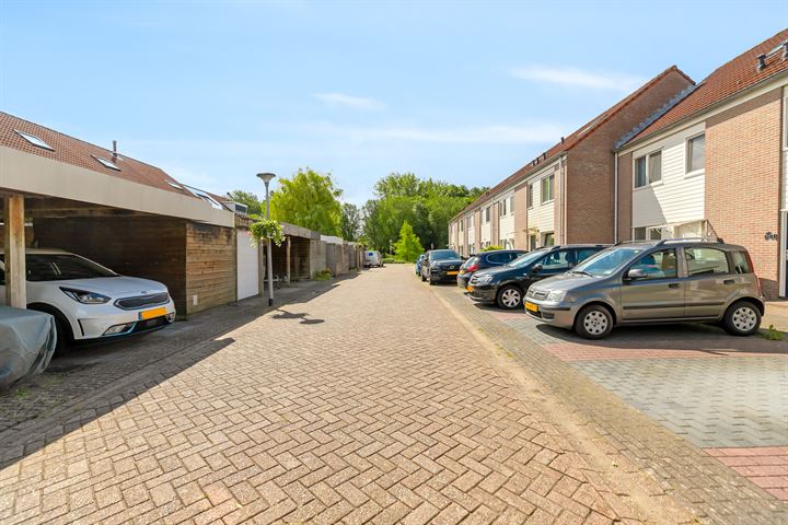 Bekijk foto 48 van Kornoeljestraat 2