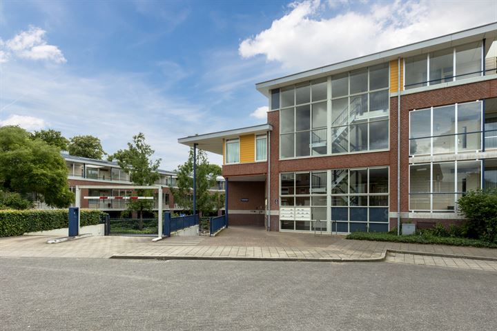 Bekijk foto 45 van Deken Hensburchstraat 22