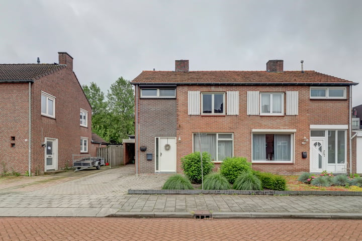 Bekijk foto 3 van Bosschekampstraat 15