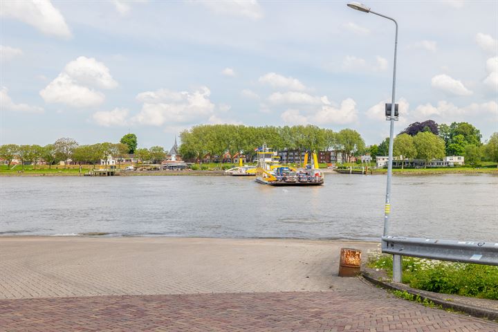 View photo 57 of Gelkenes 47-B