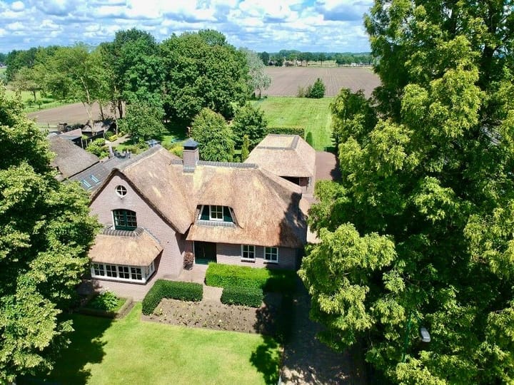 Photo 60 of Burgemeester van Erpstraat 49