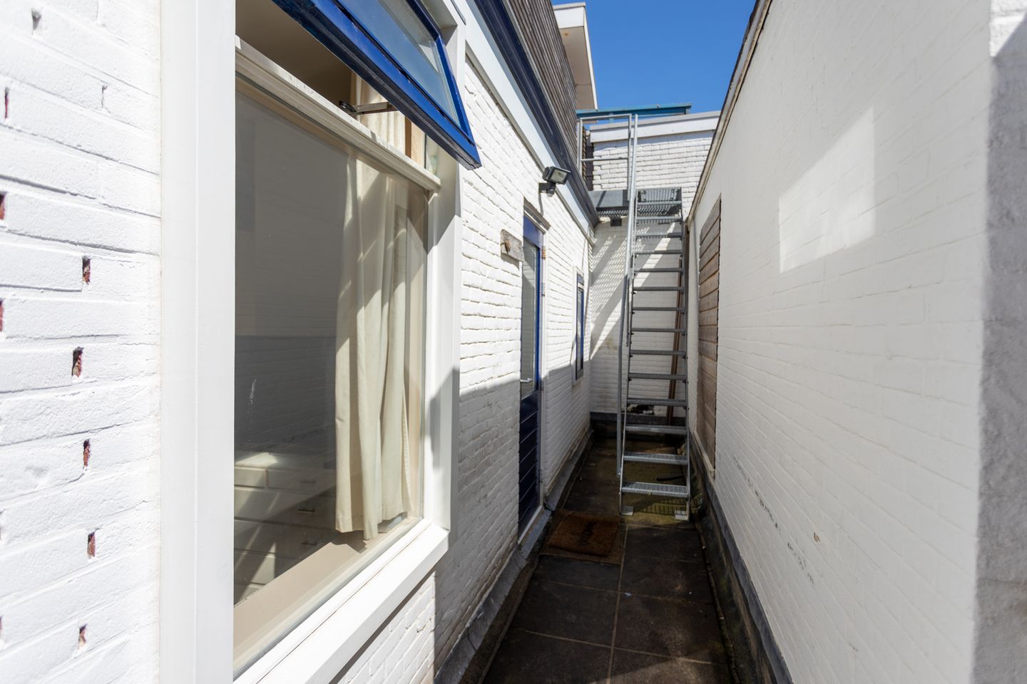 Photo 20 of Voorstraat 139-B