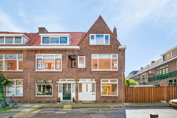 View photo 5 of Pieter de Hooghstraat 10