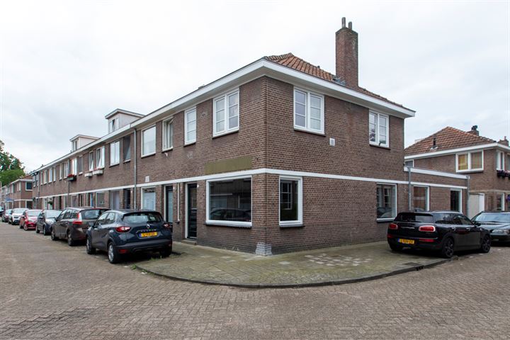 Bekijk foto 1 van Van Heutszstraat 1