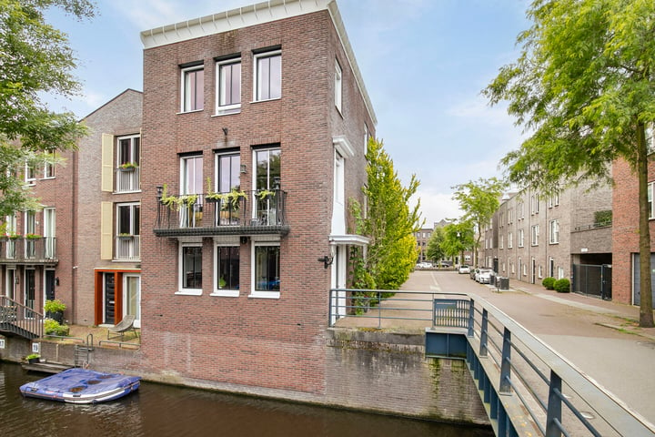 Bekijk foto 1 van Scharwoudestraat 8