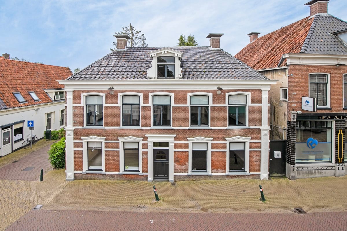 View photo 5 of Voorstraat 102