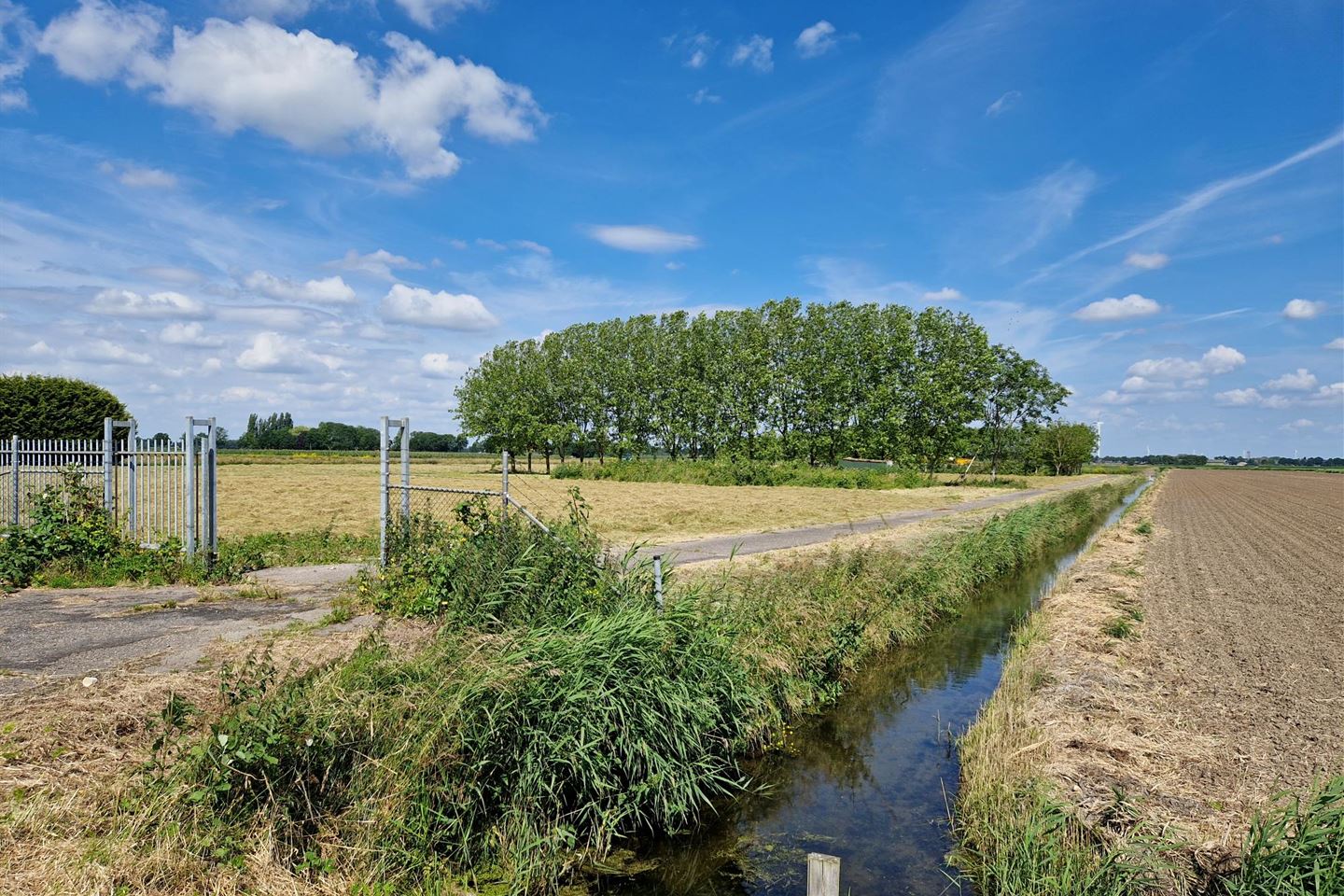 Bekijk foto 1 van Hoevenseweg