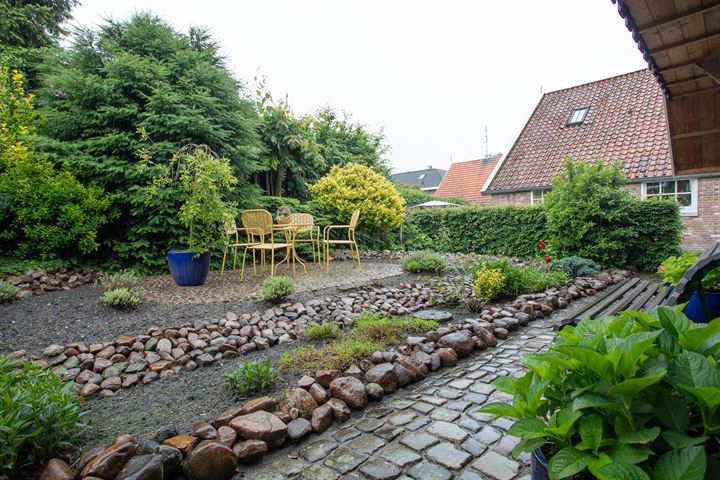 View photo 11 of Oosteinde 131