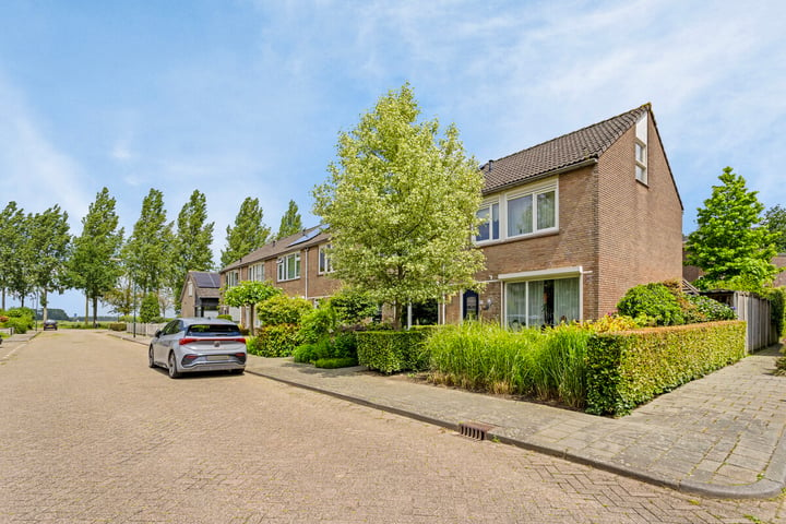 View photo 28 of Dokter van Vuurestraat 15