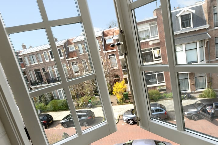 View photo 22 of Van Beverningkstraat 142