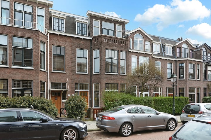 View photo 55 of Van Beverningkstraat 142