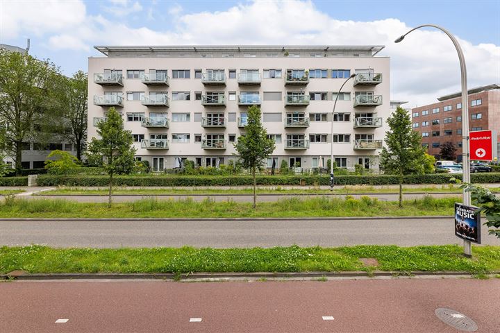 View photo 2 of Govert Flinckstraat 25-E