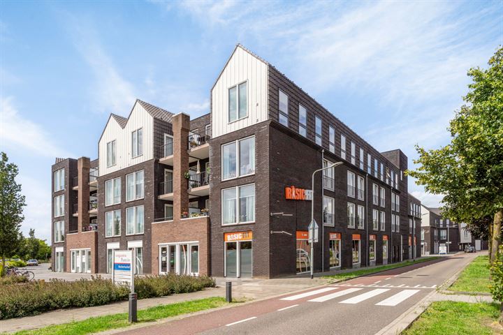 Bekijk foto 40 van Burg.Woltersstraat 55