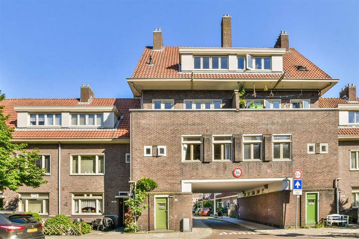 Bekijk foto 2 van Veeteeltstraat 58