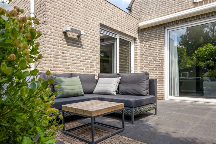 Bekijk foto 35 van Herwijnenstraat 13