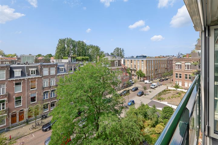 Bekijk foto 23 van Pieter de Hoochstraat 17-F