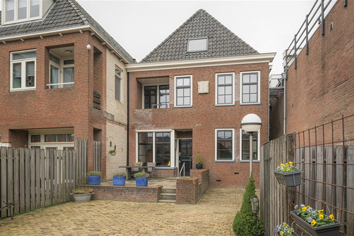 View photo 39 of Voorstraat 57