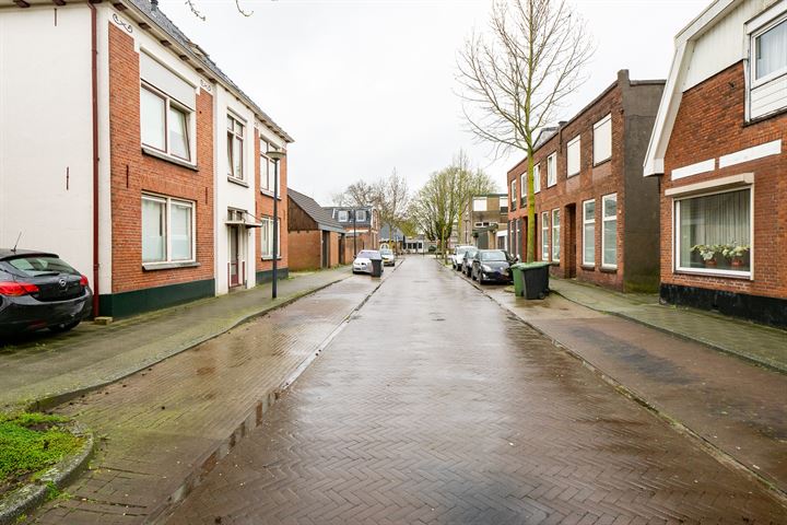 Bekijk foto 9 van Dr. Stamstraat 13