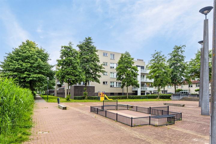 Bekijk foto 32 van Meester Broerensingel 24