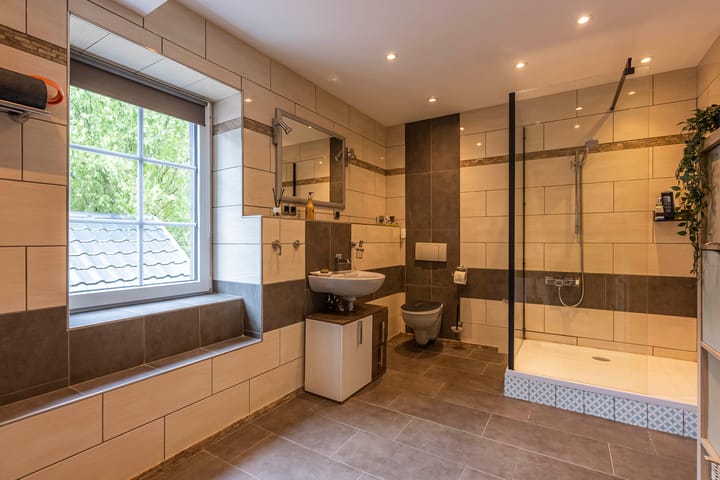 Foto 20 van Meuserstraat 139