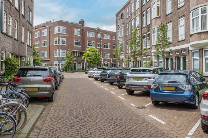 Bekijk foto 37 van Beatrijsstraat 22-B