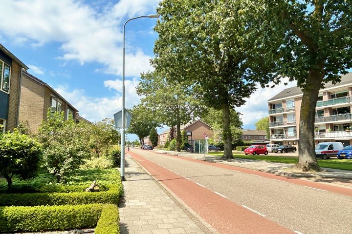 Bekijk foto 23 van Hellenbeekstraat 36