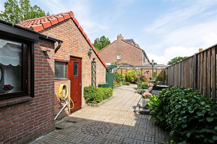 Bekijk foto 26 van Oranjestraat 48