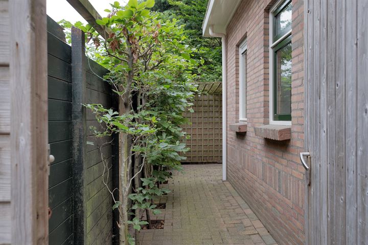 Bekijk foto 60 van Rhebruggenstraat 8