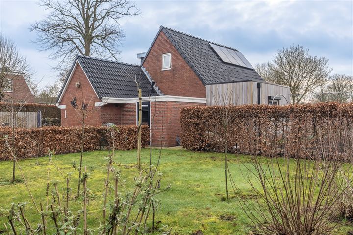 Bekijk foto 31 van Badhuislaan 1