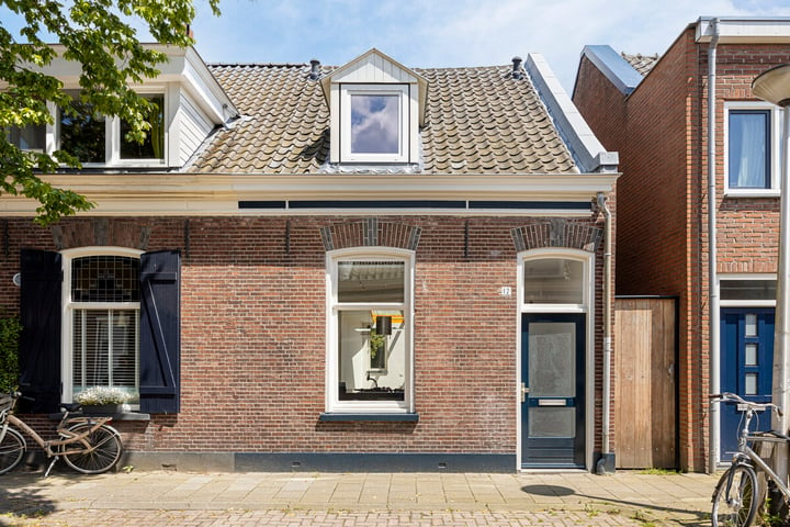 Bekijk foto 1 van Paterstraat 12