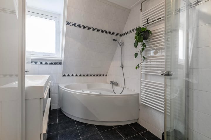 Foto 37 van Voorschoterlaan 114-A