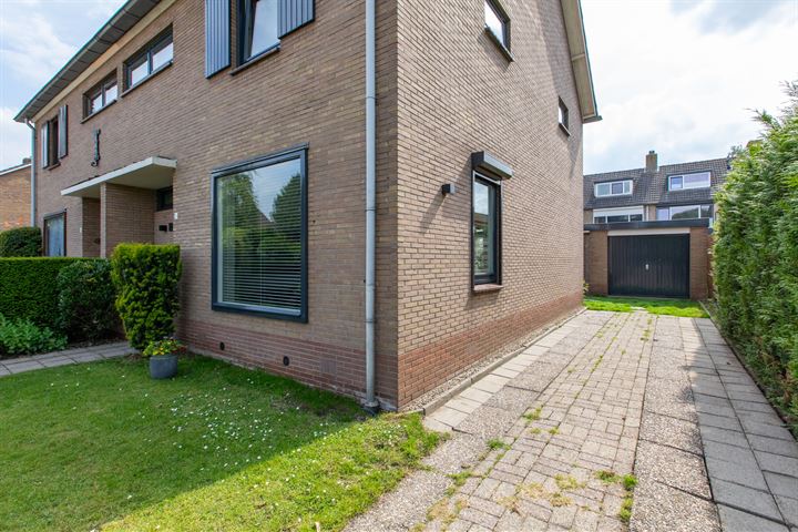 Bekijk foto 36 van Zilvermeeuwstraat 2