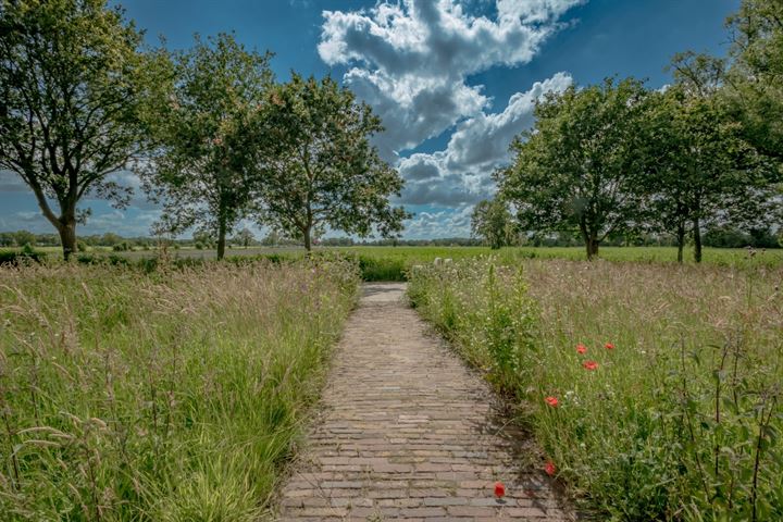 Bekijk foto 32 van Weerwilleweg 13