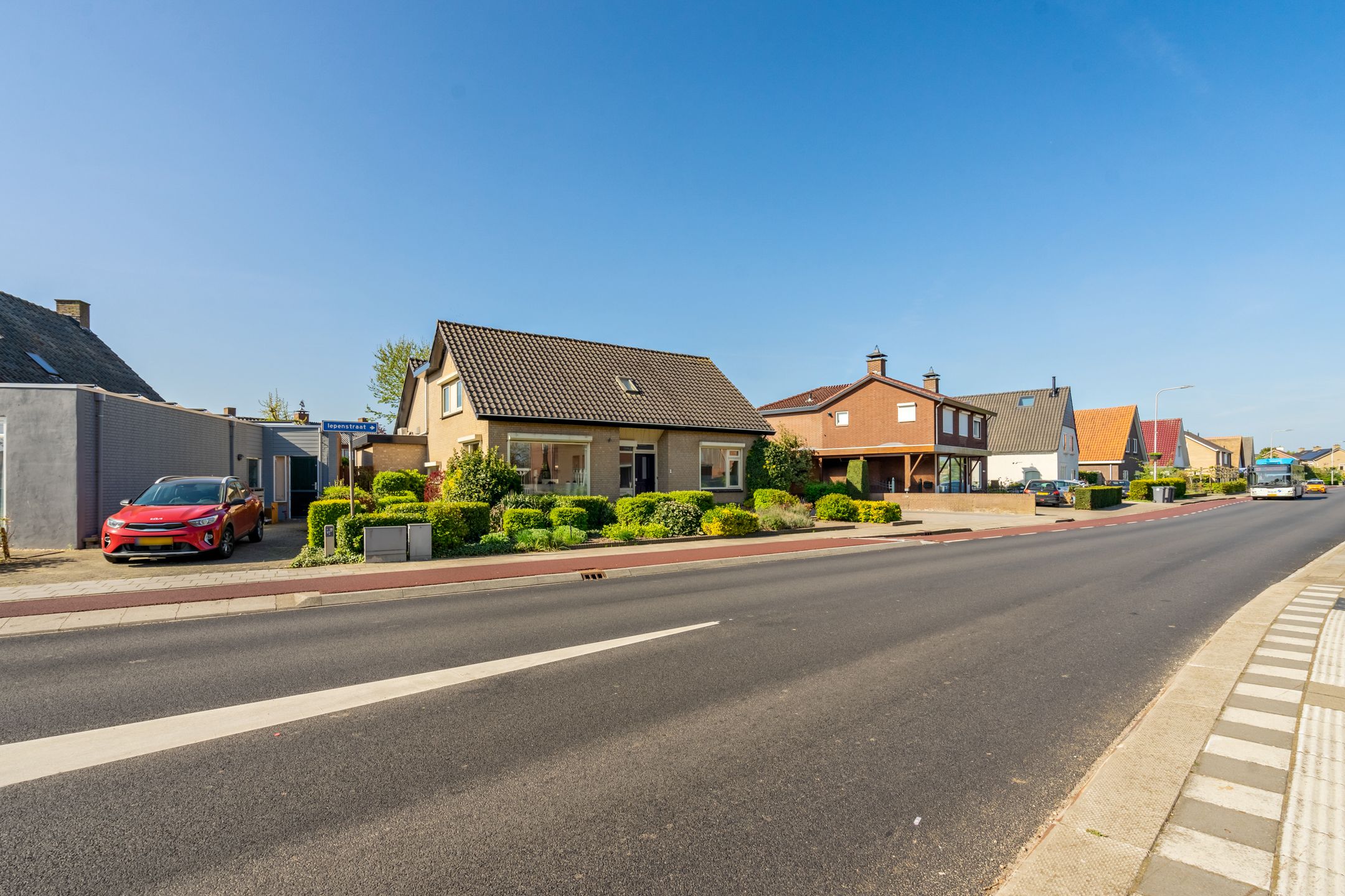 Foto 30 van Iepenstraat 1