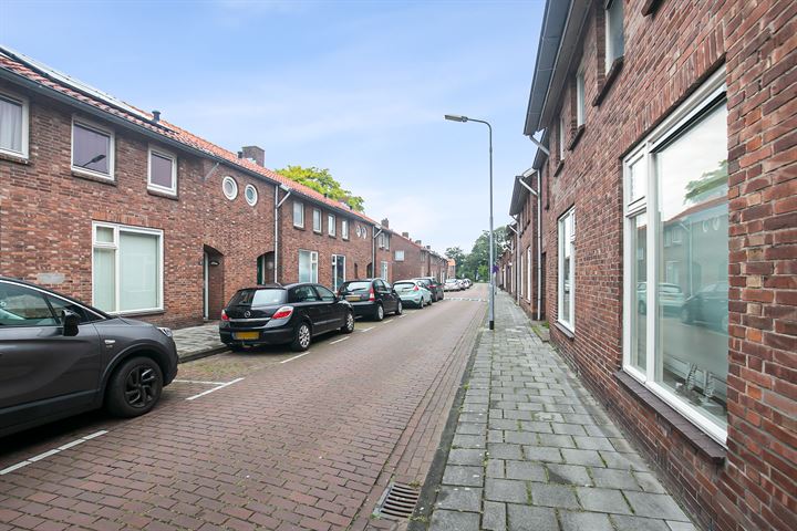 Bekijk foto 26 van Haaksbergenstraat 3