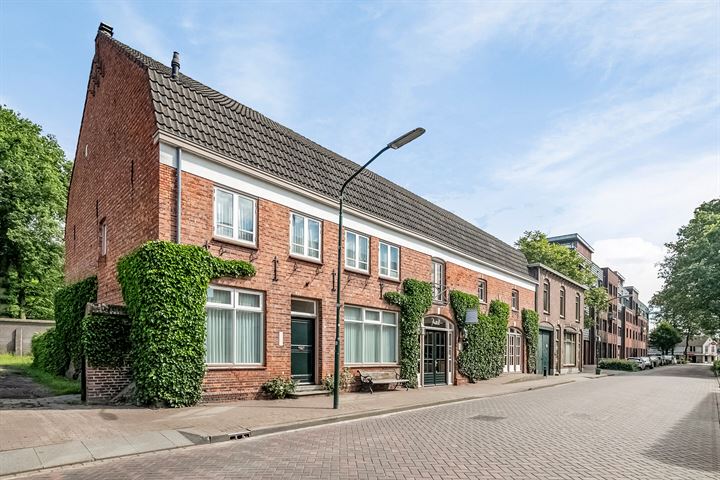 Bekijk foto 1 van Kapelaanstraat 4