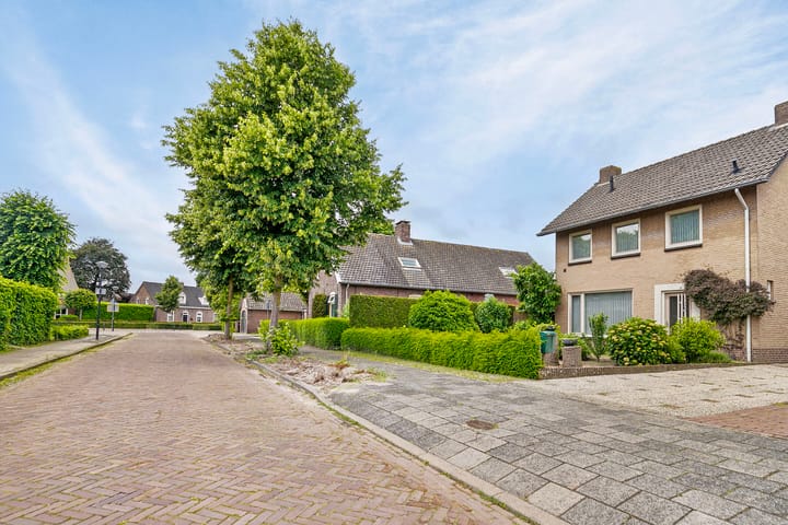 Foto 32 van Heuvelstraat 6