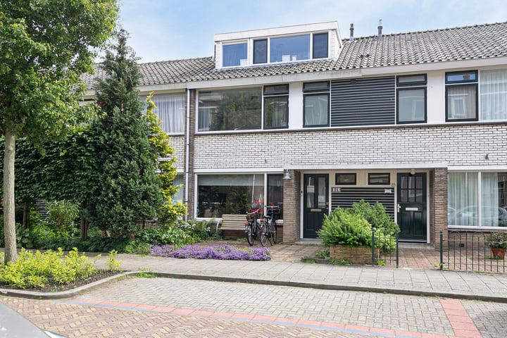 Bekijk foto 1 van Louise de Colignystraat 25