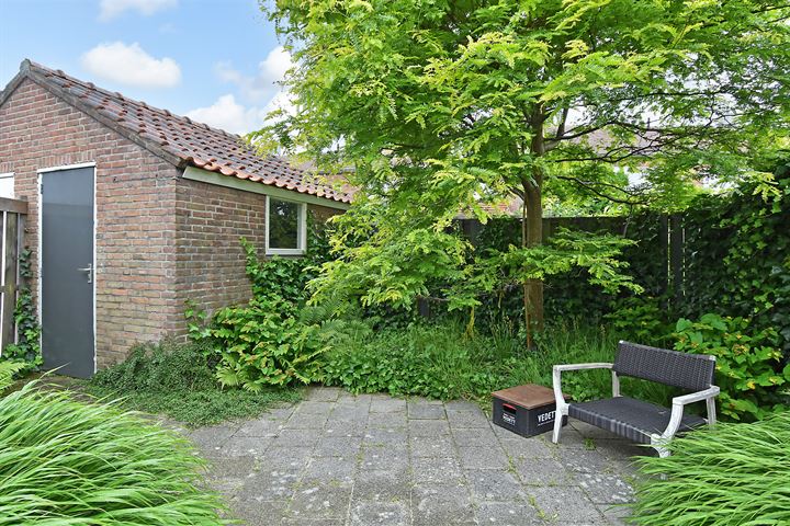 View photo 22 of Irenestraat 4