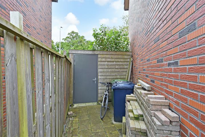 View photo 43 of Irenestraat 4