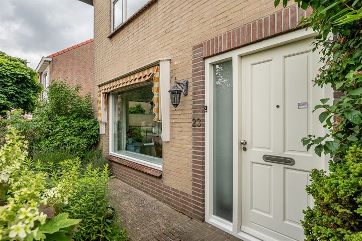 View photo 9 of Baron Bentinckstraat 23