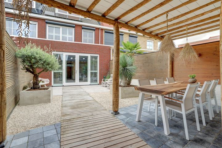 Bekijk foto 37 van Hagesteinsestraat 18