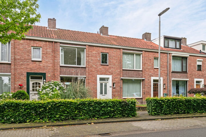 Bekijk foto 1 van Poeijersstraat 110